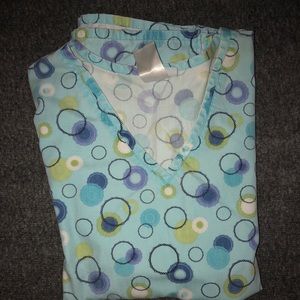 Scrub shirt